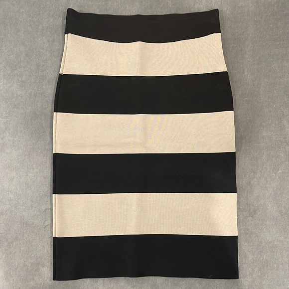 BCBGeneration | Colorblock Striped Bodycon Pencil Skirt | Black & Nude | Medium - Picture 3 of 5